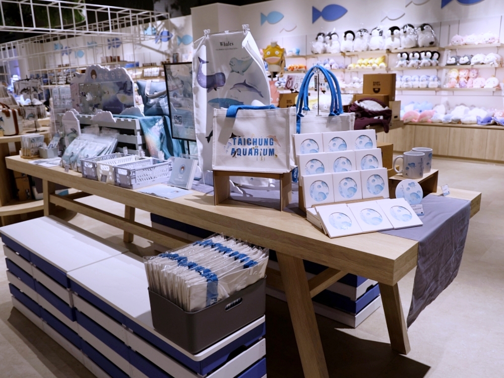 台中海洋館有什麼好買？台中海洋館限定商品、海洋主題商品都好燒啊！