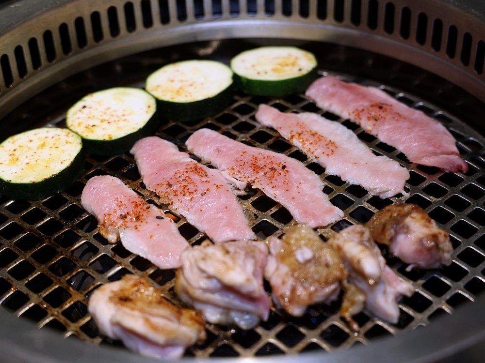 台中燒肉推薦|燒肉MEN朝富店開箱:499元起高CP套餐+水耕生菜沙拉吧、哈根達斯吃到飽 台中燒肉推薦|燒肉MEN朝富店開箱:499元起高CP套餐+水耕生菜沙拉吧、哈根達斯吃到飽