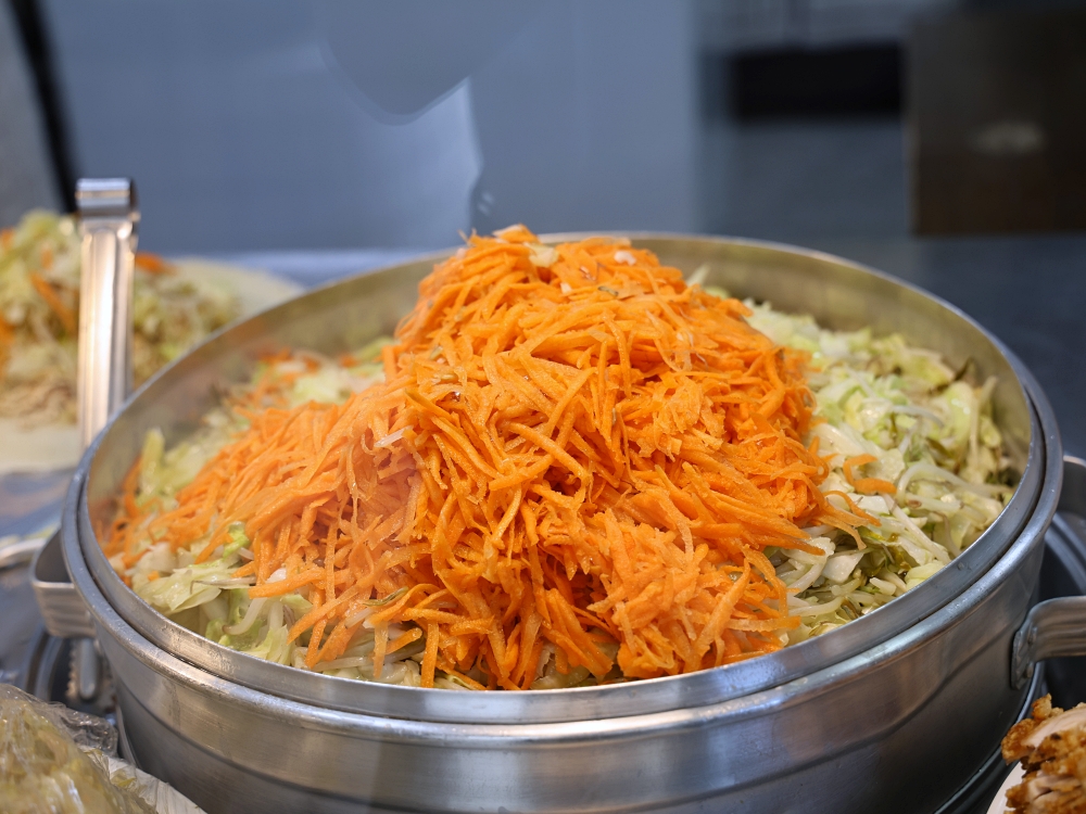 潤餅世家｜30年潤餅老店爆餡潤餅好大捲，還有濃濃花生香的冰淇淋潤餅