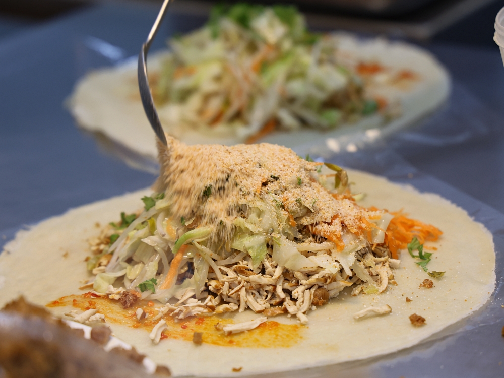 潤餅世家｜30年潤餅老店爆餡潤餅好大捲，還有濃濃花生香的冰淇淋潤餅