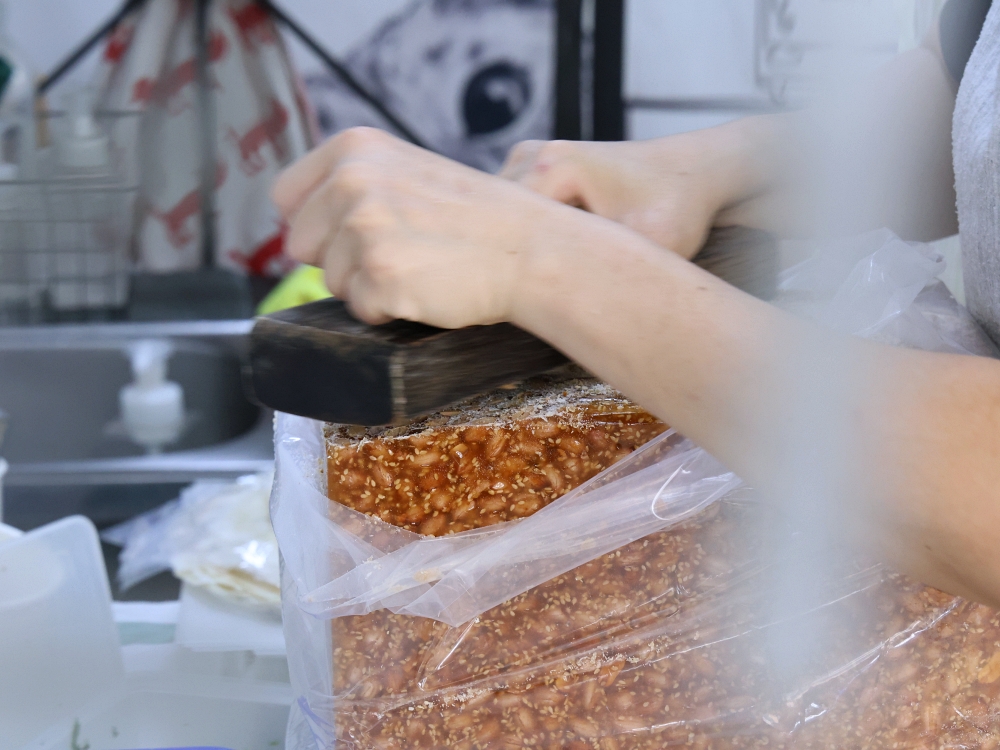 潤餅世家｜30年潤餅老店爆餡潤餅好大捲，還有濃濃花生香的冰淇淋潤餅