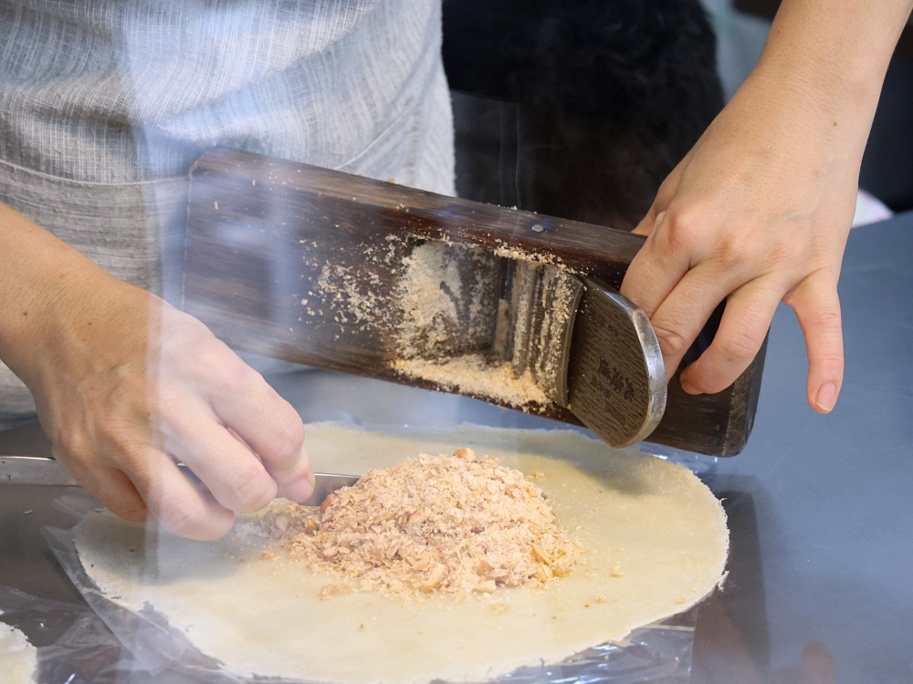 潤餅世家｜30年潤餅老店爆餡潤餅好大捲，還有濃濃花生香的冰淇淋潤餅