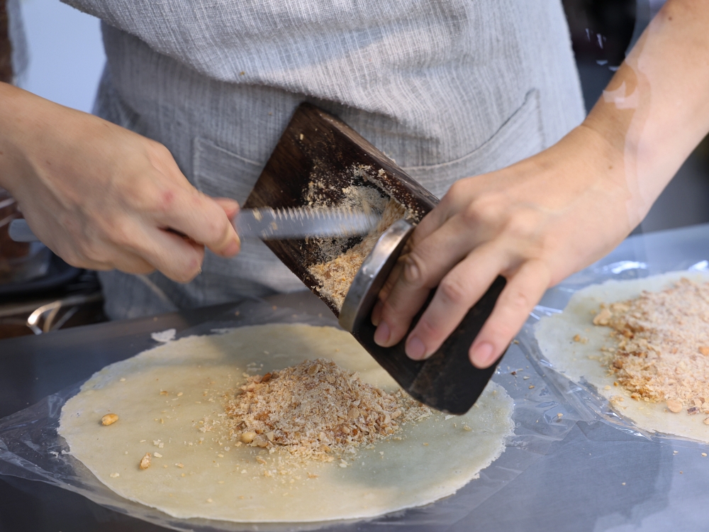 潤餅世家｜30年潤餅老店爆餡潤餅好大捲，還有濃濃花生香的冰淇淋潤餅