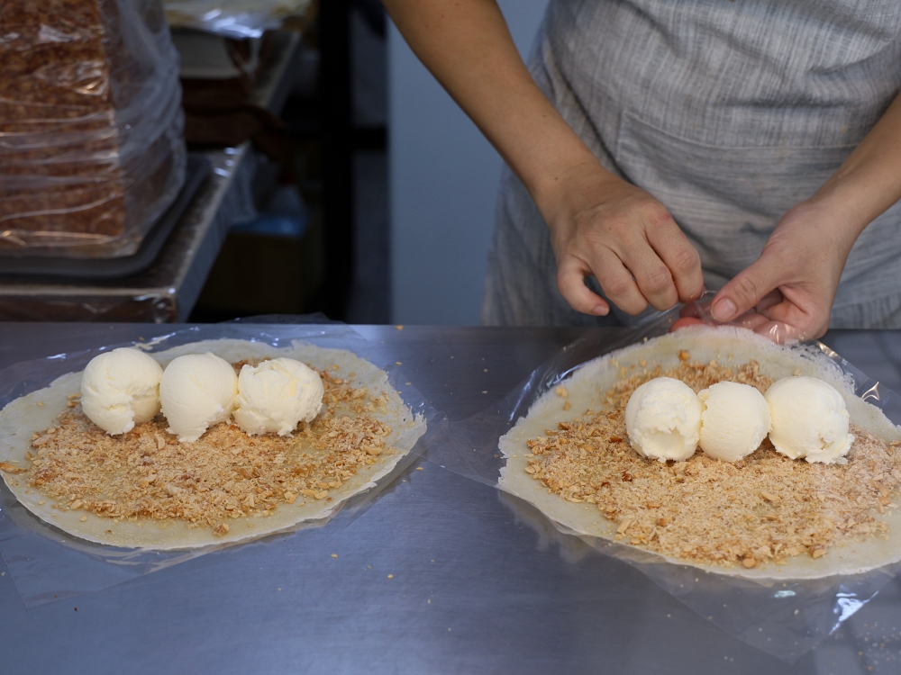 潤餅世家｜30年潤餅老店爆餡潤餅好大捲，還有濃濃花生香的冰淇淋潤餅