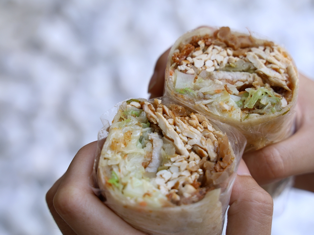 潤餅世家｜30年潤餅老店爆餡潤餅好大捲，還有濃濃花生香的冰淇淋潤餅