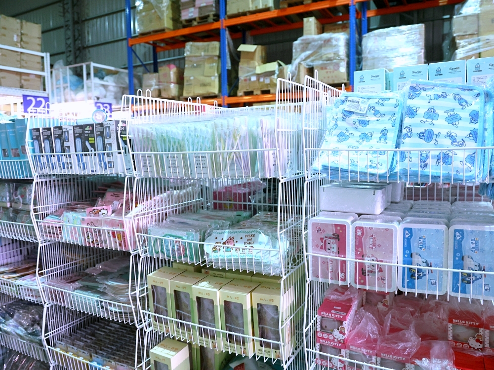 收納王妃年度特賣｜千款正版授權商品價格太優惠，迪士尼、三麗鷗、史努比、蠟筆小新買到停不下來，台中、彰化、台南同時開跑