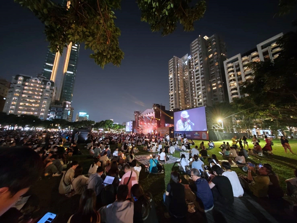 2025台中爵士音樂節 | 台中最Chill的十月派對,必吃美食攤位大推阿布潘 2025台中爵士音樂節 | 台中最Chill的十月派對,必吃美食攤位大推阿布潘