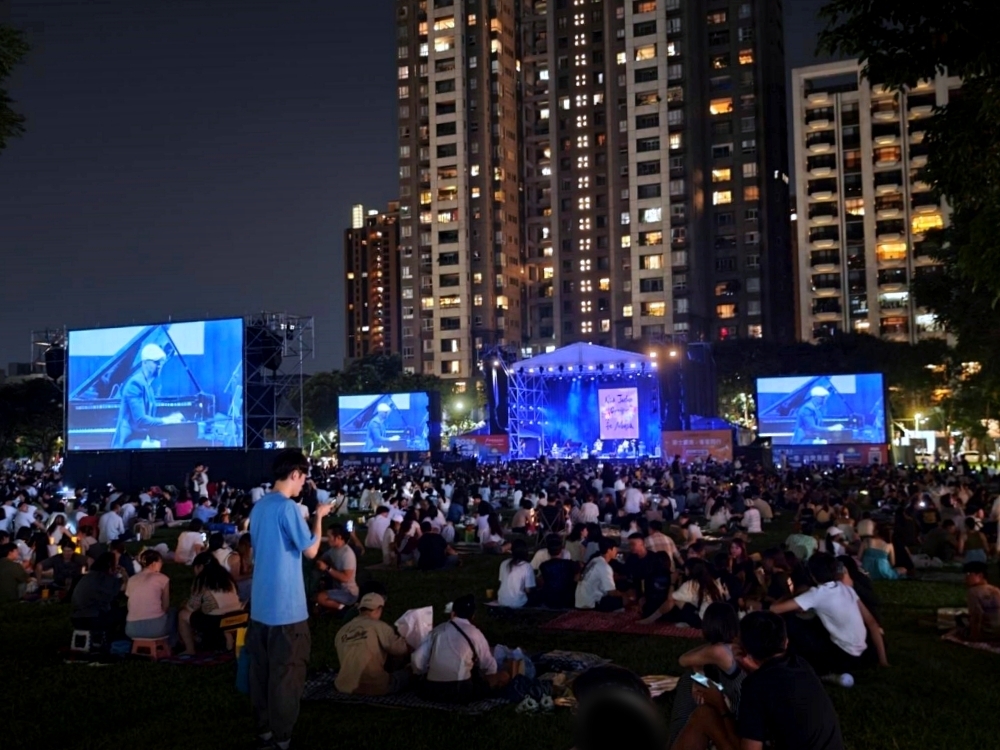 2025台中爵士音樂節 | 台中最Chill的十月派對,必吃美食攤位大推阿布潘 2025台中爵士音樂節 | 台中最Chill的十月派對,必吃美食攤位大推阿布潘