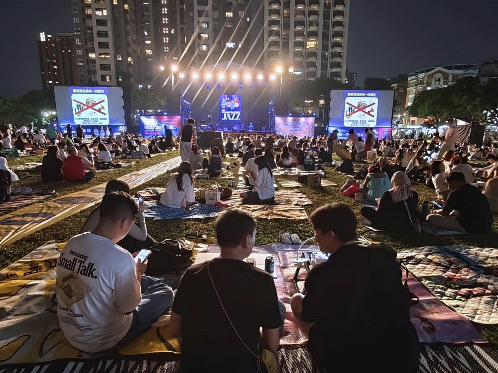 2025台中爵士音樂節 | 台中最Chill的十月派對,必吃美食攤位大推阿布潘 2025台中爵士音樂節 | 台中最Chill的十月派對,必吃美食攤位大推阿布潘