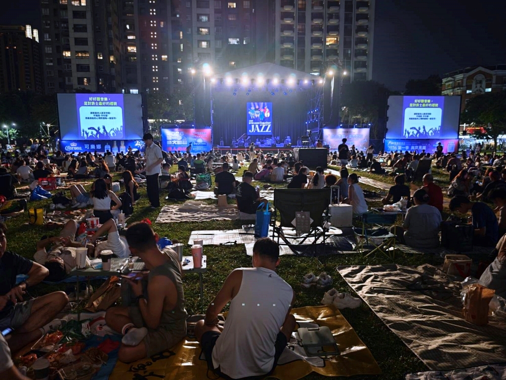 2025台中爵士音樂節 | 台中最Chill的十月派對,必吃美食攤位大推阿布潘 2025台中爵士音樂節 | 台中最Chill的十月派對,必吃美食攤位大推阿布潘