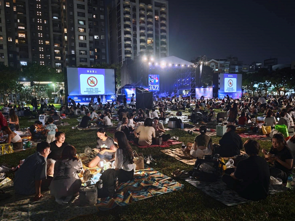 2025台中爵士音樂節 | 台中最Chill的十月派對,必吃美食攤位大推阿布潘 2025台中爵士音樂節 | 台中最Chill的十月派對,必吃美食攤位大推阿布潘