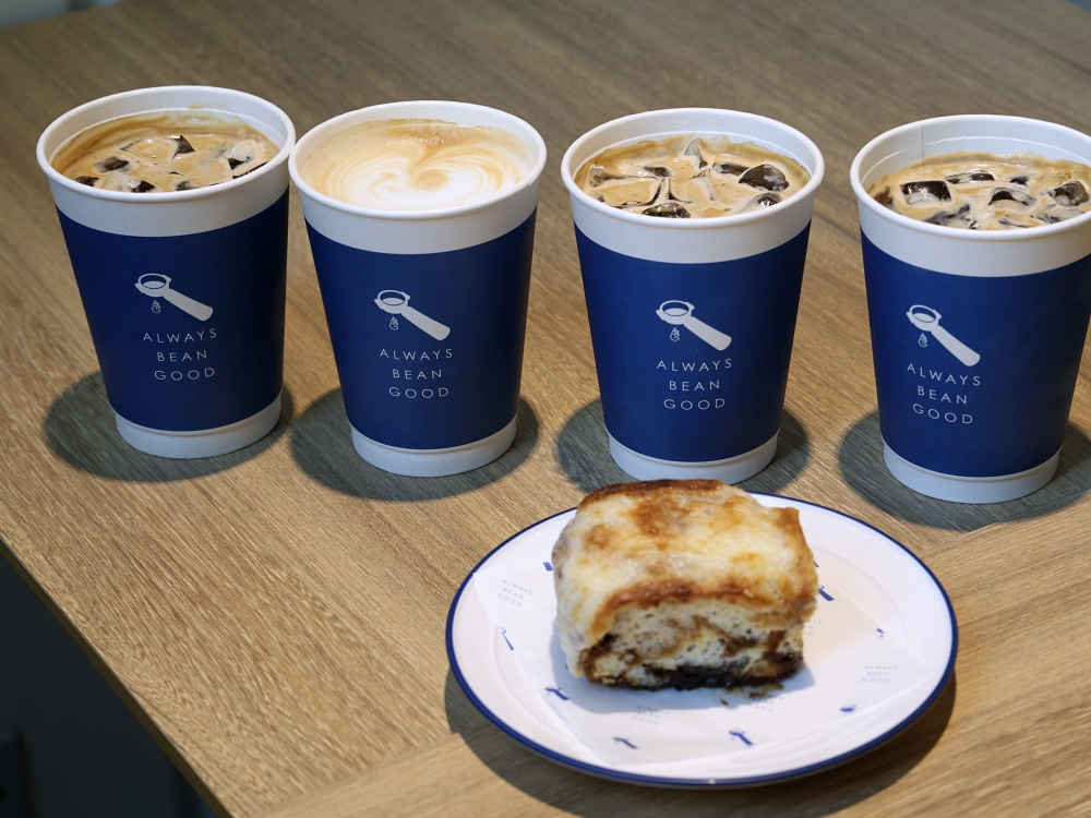 ABG Coffee 台中公益店 | 純白系文青風,台中不限時咖啡館,也是寵物友善咖啡館 ABG Coffee 台中公益店 | 純白系文青風,台中不限時咖啡館,也是寵物友善咖啡館