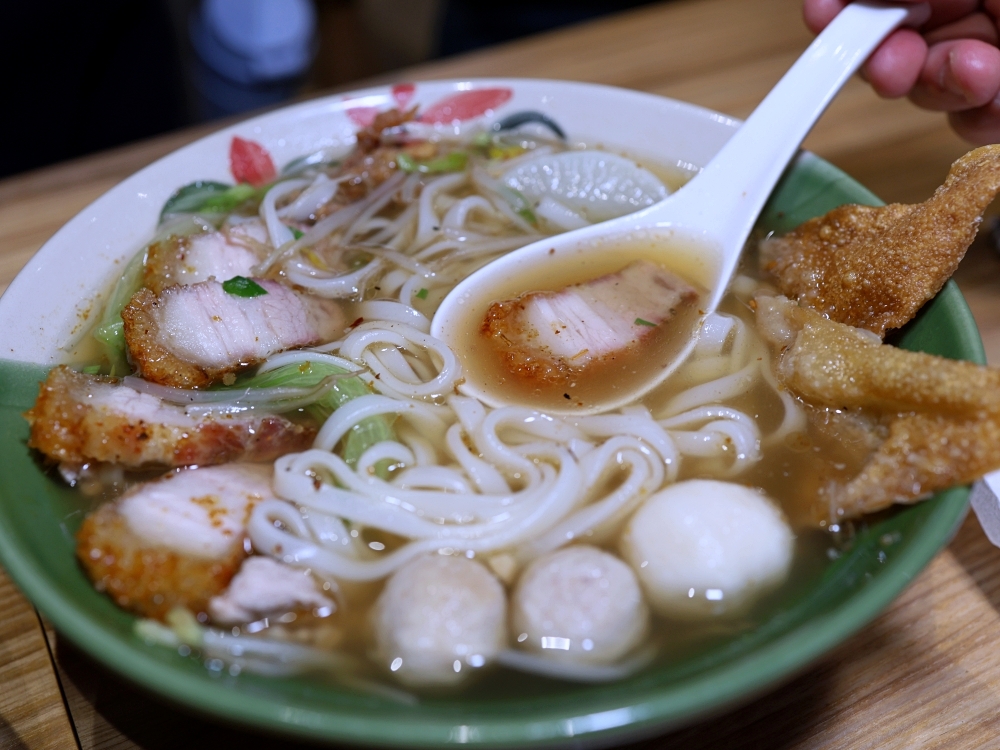 清邁米粉湯 | 泰味爆棚!必點脆皮燒肉米粉湯,向上市場美食多一間 清邁米粉湯 | 泰味爆棚!必點脆皮燒肉米粉湯,向上市場美食多一間