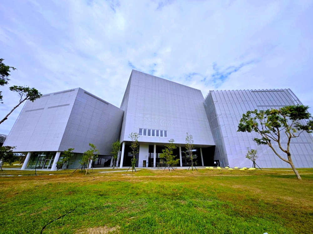 殿堂級超美建築!台中綠美圖試營運有交通接駁車 殿堂級超美建築!台中綠美圖試營運有交通接駁車