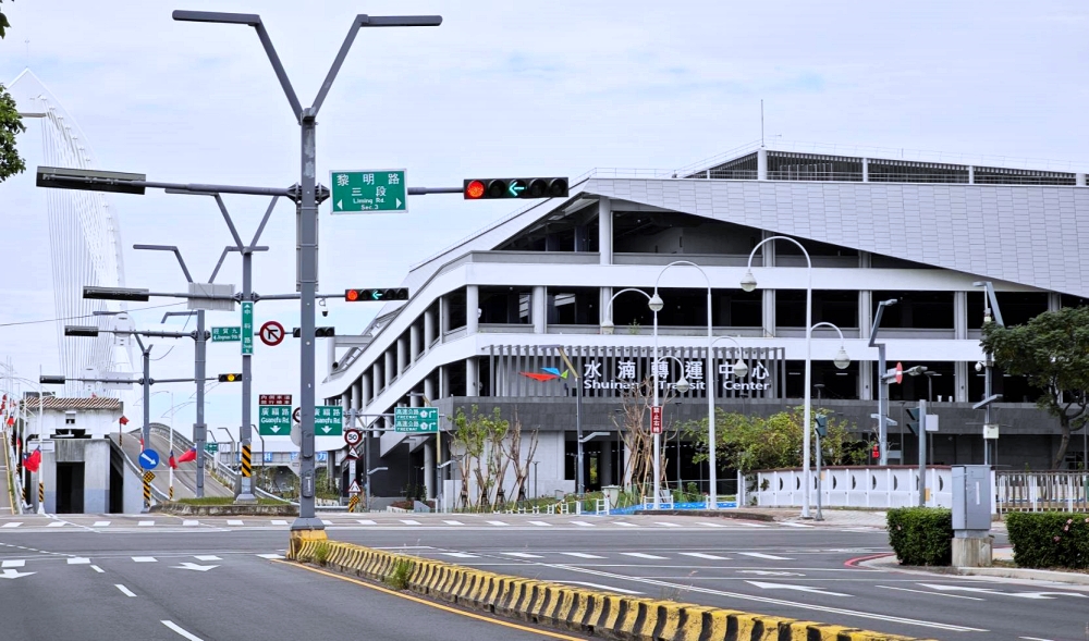 殿堂級超美建築!台中綠美圖試營運有交通接駁車 殿堂級超美建築!台中綠美圖試營運有交通接駁車