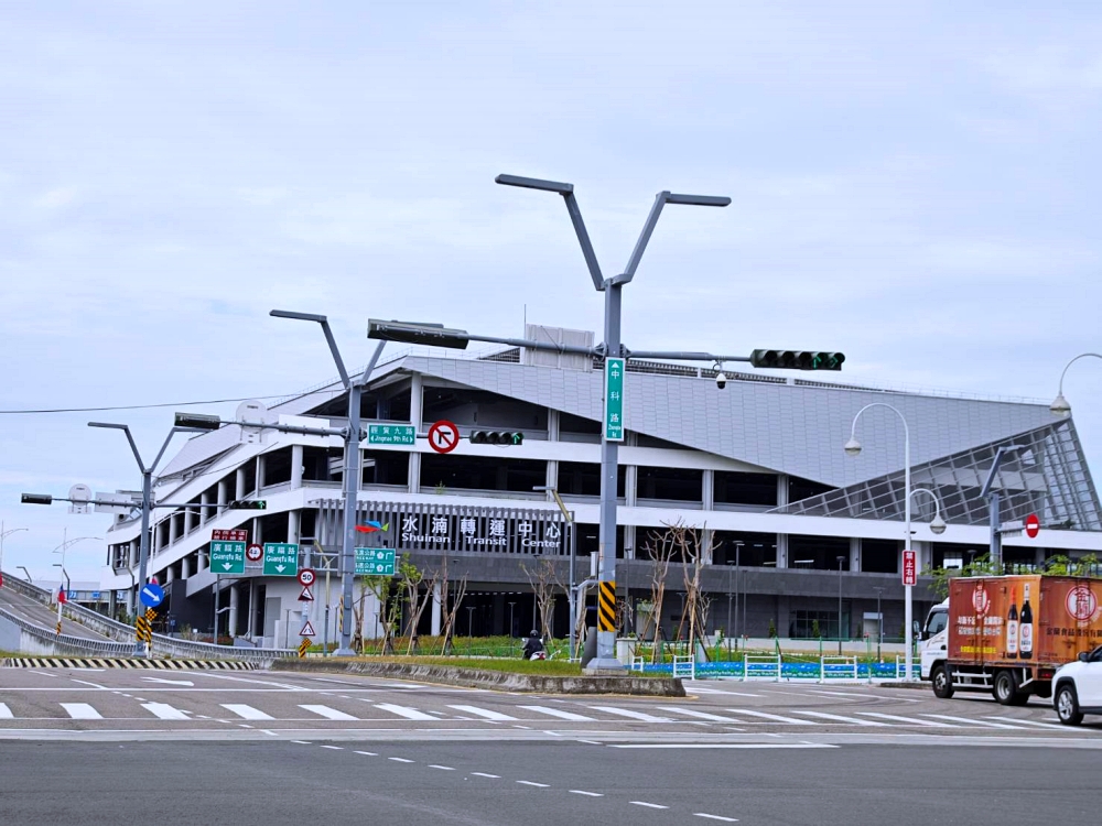 殿堂級超美建築!台中綠美圖試營運有交通接駁車 殿堂級超美建築!台中綠美圖試營運有交通接駁車