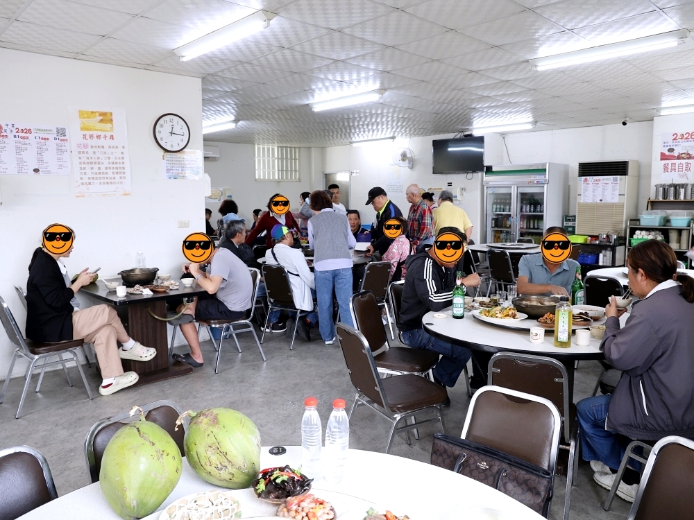 廣式養生功夫椰子雞 | 100%純椰汁湯頭好清甜,台中熱年菜10道餐桌大爆滿 廣式養生功夫椰子雞 | 100%純椰汁湯頭好清甜,台中熱年菜10道餐桌大爆滿