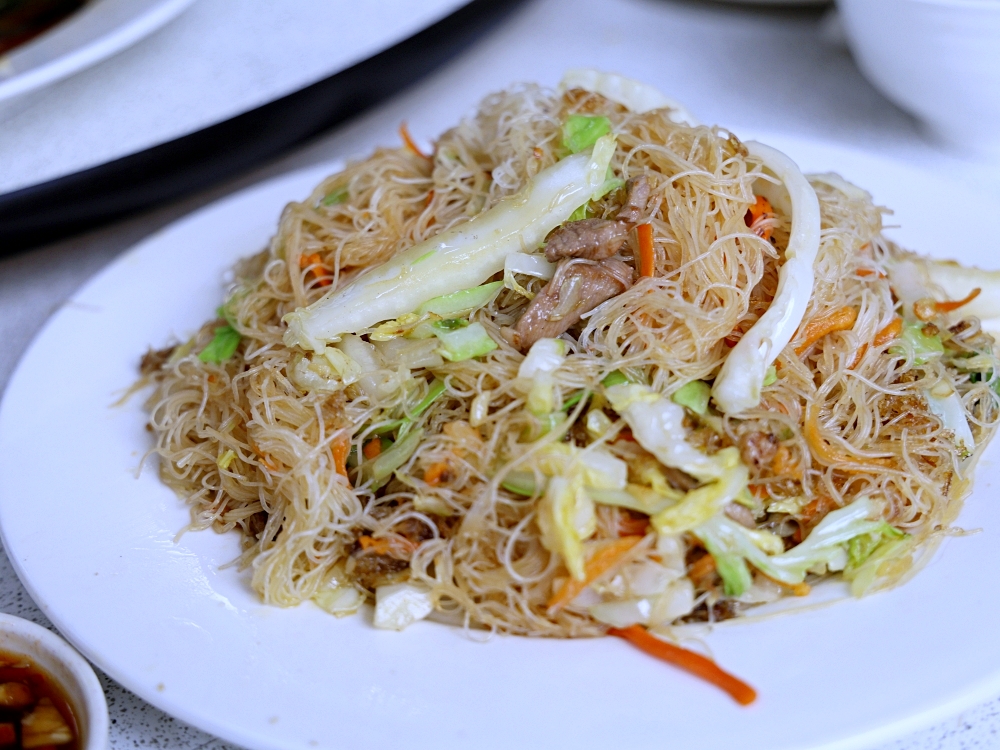 廣式養生功夫椰子雞 | 100%純椰汁湯頭好清甜,台中熱年菜10道餐桌大爆滿 廣式養生功夫椰子雞 | 100%純椰汁湯頭好清甜,台中熱年菜10道餐桌大爆滿