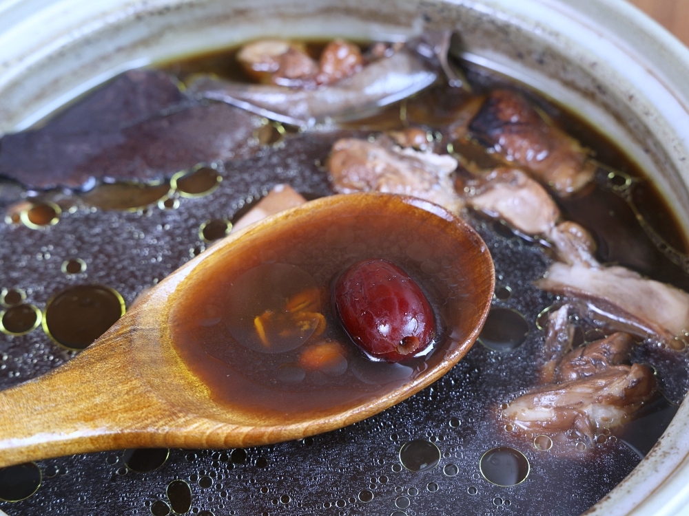 四季進補！聯昌中藥燉包 何首烏×八珍，用電鍋就能煮出暖心幸福味