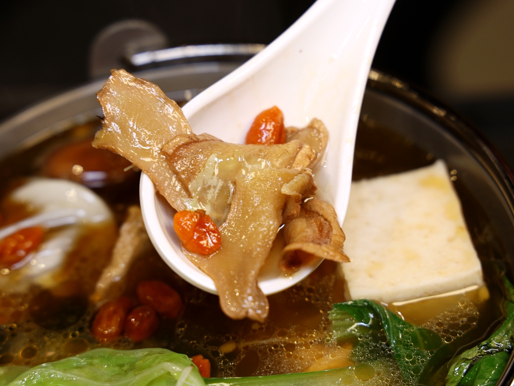 花月屋北平店 | CP值大爆表!丼飯外帶69折,每天都買一送一,還有全素餐,小資族必收錄! 花月屋北平店 | CP值大爆表!丼飯外帶69折,每天都買一送一,還有全素餐,小資族必收錄!