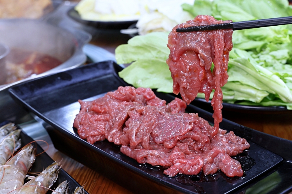 十三涮四川料理 | 重慶老火鍋祖傳湯底香麻不嗆，全台唯一麻辣鐵鍬海鮮，自助吧無限吃