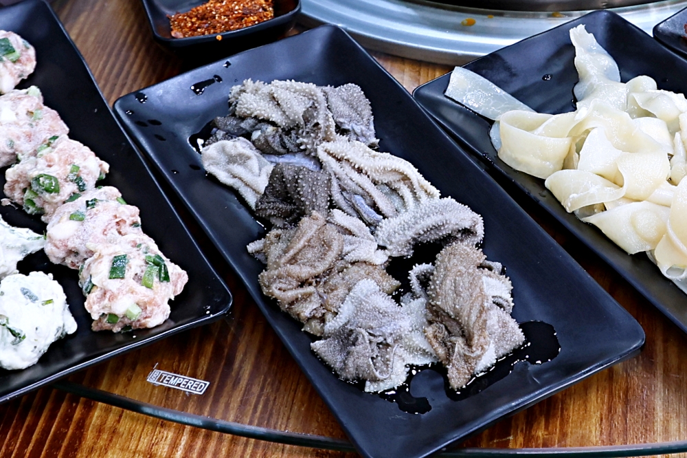 十三涮四川料理 | 重慶老火鍋祖傳湯底香麻不嗆，全台唯一麻辣鐵鍬海鮮，自助吧無限吃