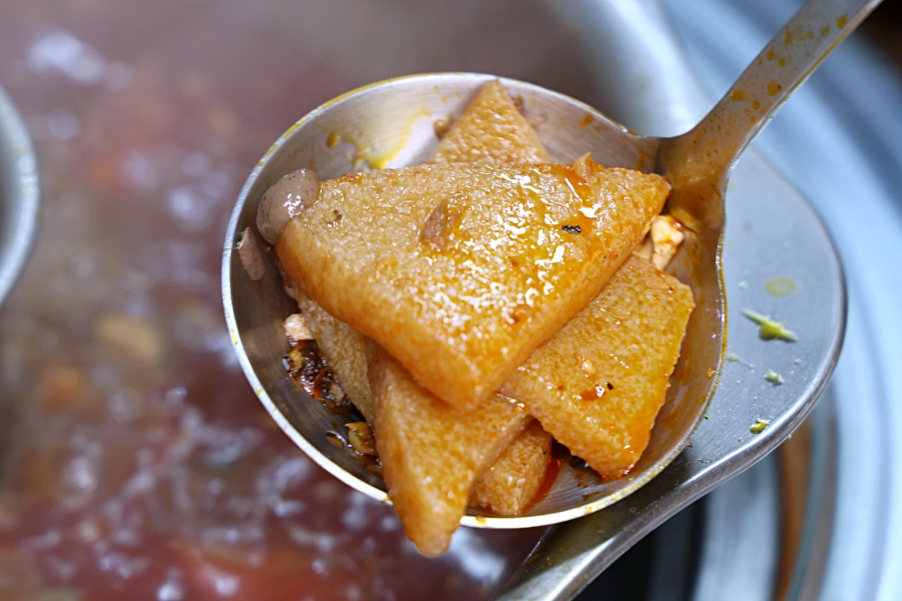 十三涮四川料理 | 重慶老火鍋祖傳湯底香麻不嗆，全台唯一麻辣鐵鍬海鮮，自助吧無限吃