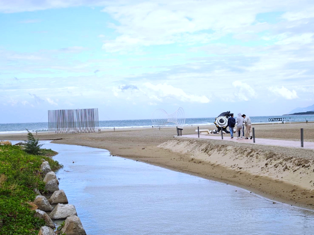 看海美術館 | 超療癒貓貓小鎮！屏東海口免門票的海邊美術館，墾丁順遊行程