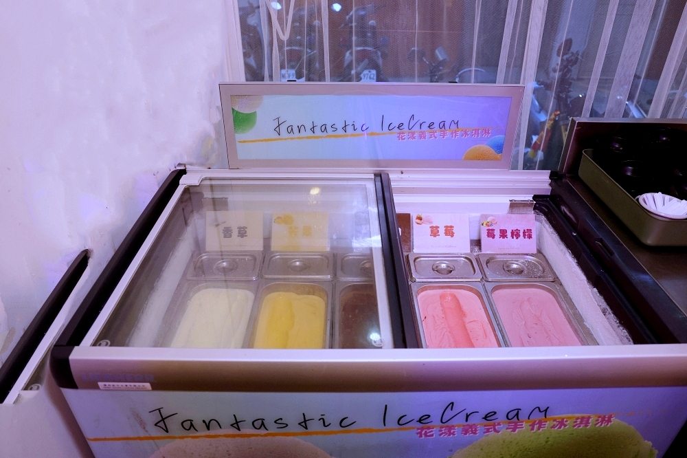 花漾轉轉鍋 | 一中街迴轉火鍋推出草莓糖葫蘆吃到飽,全台只有這裡有,草莓控快衝~ 花漾轉轉鍋 | 一中街迴轉火鍋推出草莓糖葫蘆吃到飽,全台只有這裡有,草莓控快衝~