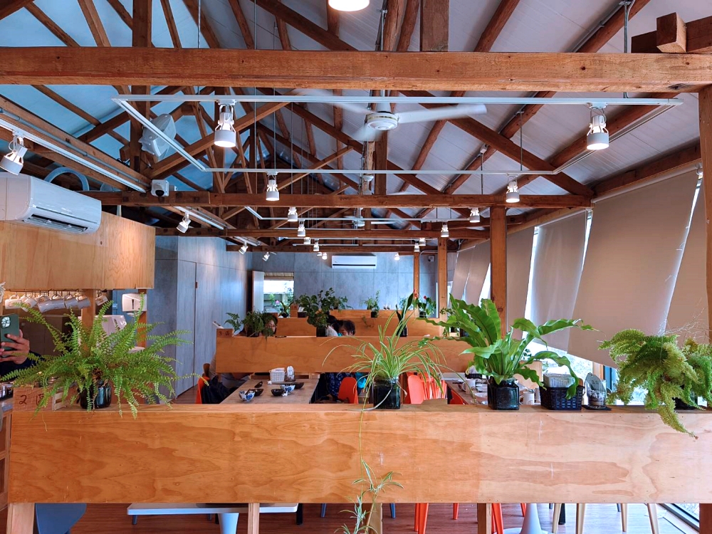 梅山太平雲梯美食推薦｜八玥文創全新套餐菜單整理，森林系景觀的台式合菜