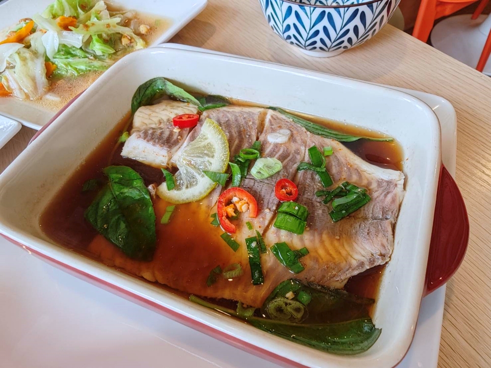 梅山太平雲梯美食推薦｜八玥文創全新套餐菜單整理，森林系景觀的台式合菜