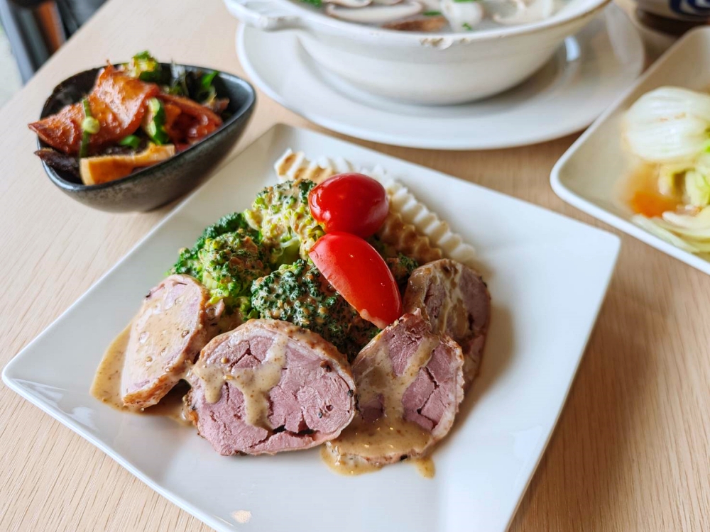 梅山太平雲梯美食推薦｜八玥文創全新套餐菜單整理，森林系景觀的台式合菜