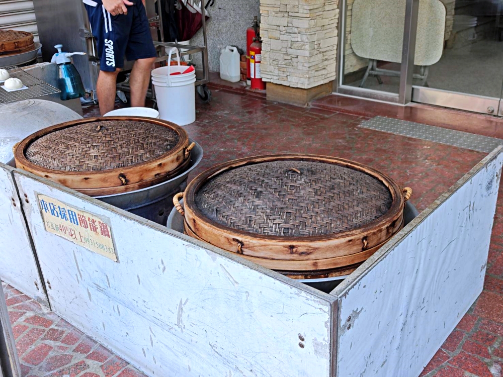 彰化鹿港肉包吃哪間？老龍師肉包 vs 阿振肉包，在地人也糾結的經典對決