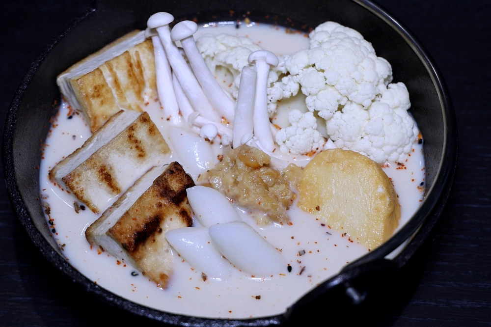 花悅蔬香 | 清爽無素料菜盤爆豐盛，中清路蔬食餐廳火鍋套餐339元起吃超飽