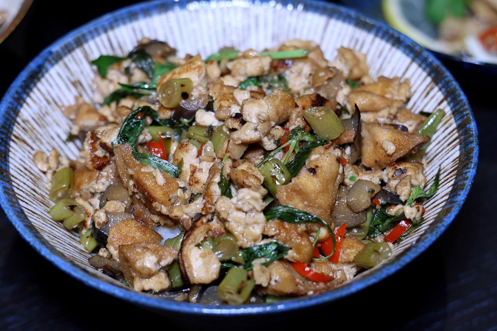 花悅蔬香 | 清爽無素料菜盤爆豐盛，中清路蔬食餐廳火鍋套餐339元起吃超飽