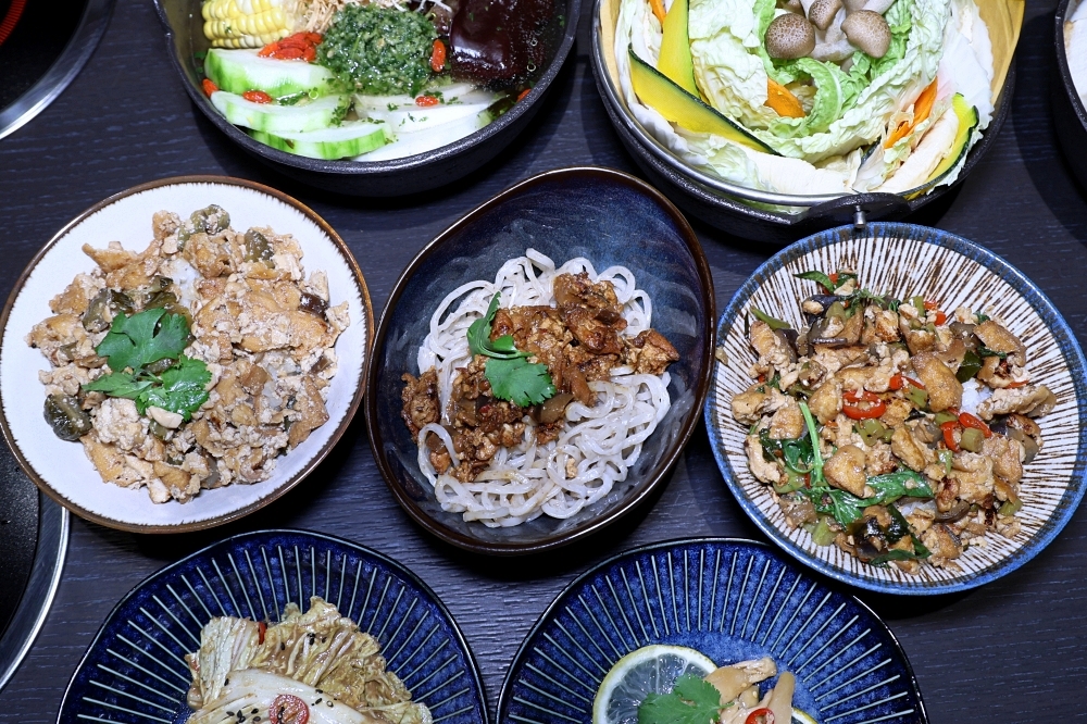 花悅蔬香 | 清爽無素料菜盤爆豐盛，中清路蔬食餐廳火鍋套餐339元起吃超飽