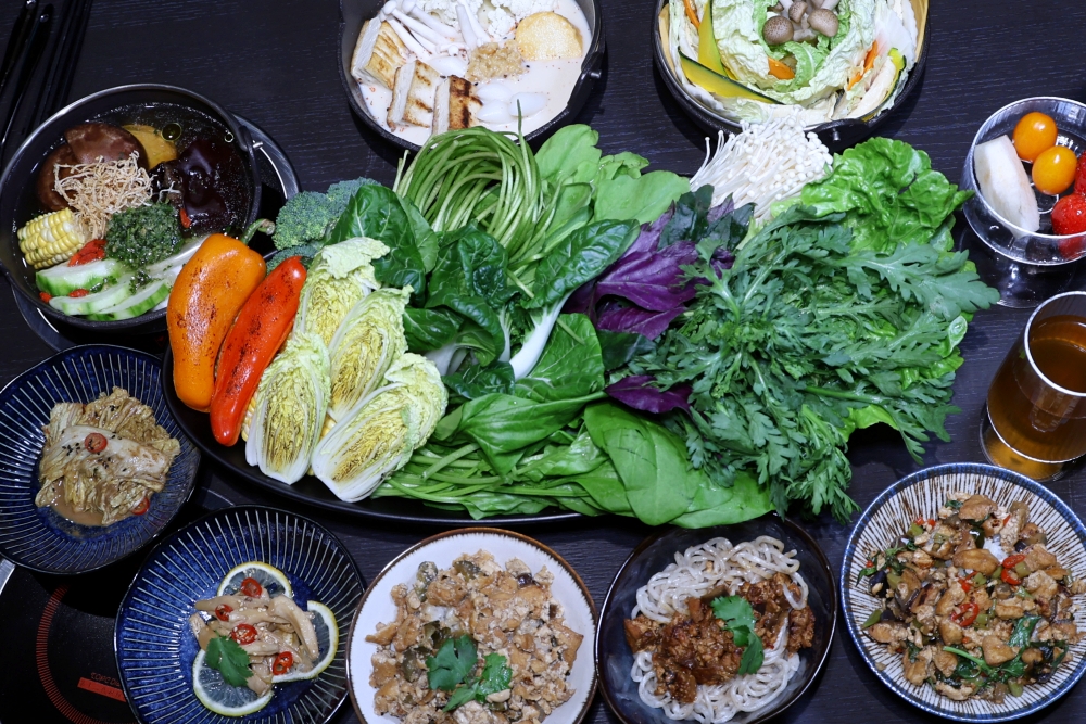 花悅蔬香 | 清爽無素料菜盤爆豐盛，中清路蔬食餐廳火鍋套餐339元起吃超飽