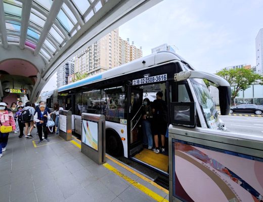 台中巨無霸毛毛蟲公車，雙節公車掰掰了~