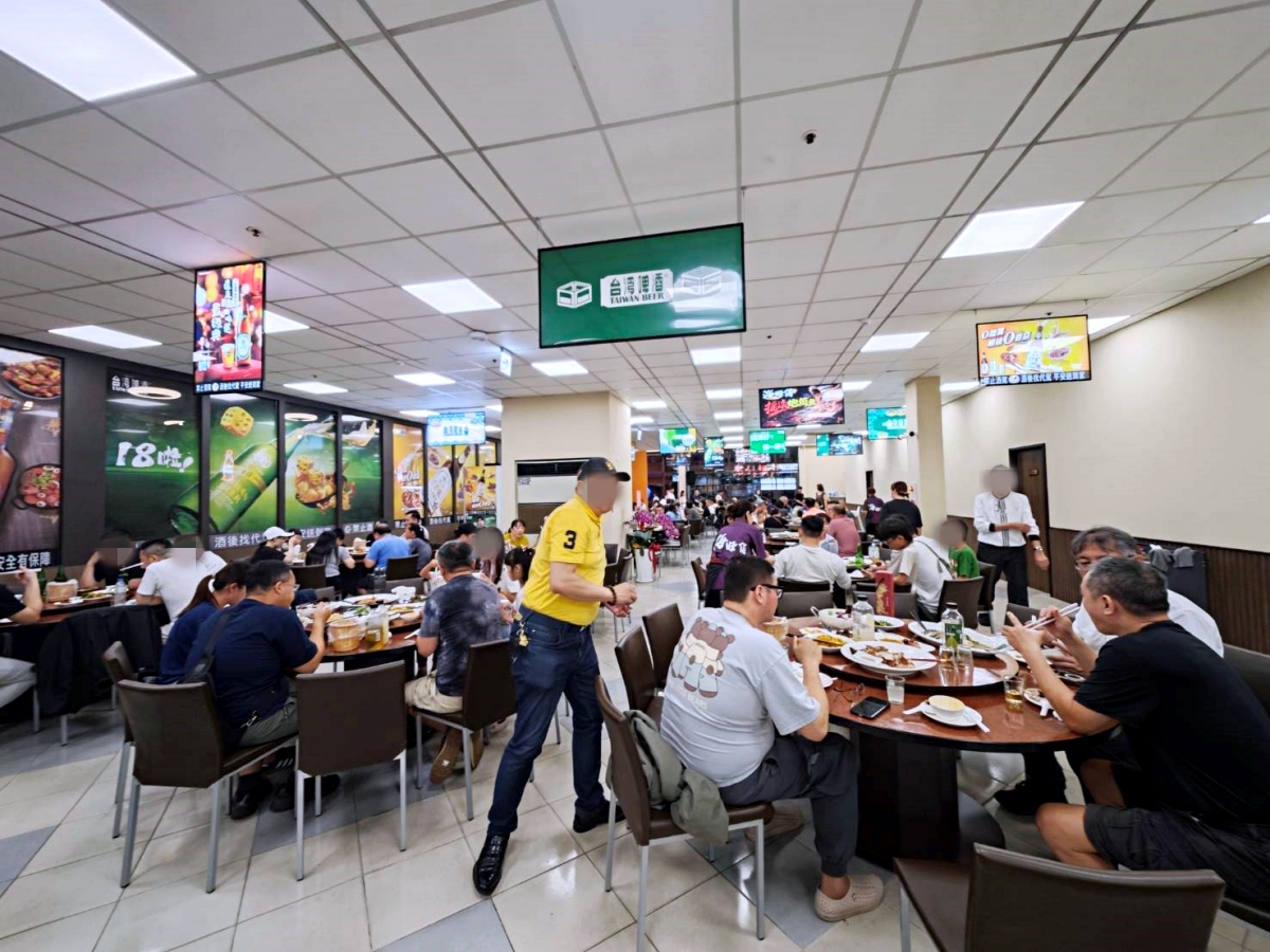 海旺角海鮮大排檔 熱炒平均300元,南屯聚餐餐廳有包廂 海旺角海鮮大排檔 熱炒平均300元,南屯聚餐餐廳有包廂