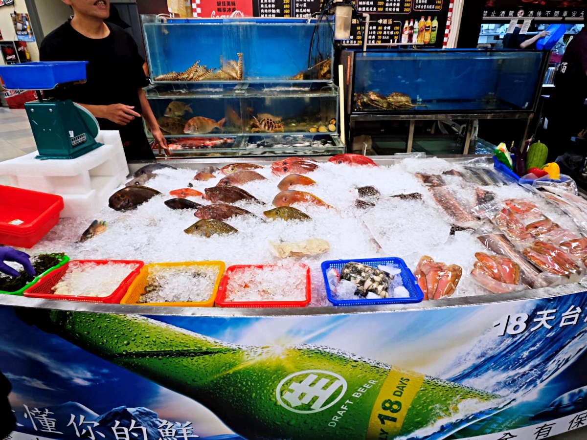 海旺角海鮮大排檔 熱炒平均300元,南屯聚餐餐廳有包廂 海旺角海鮮大排檔 熱炒平均300元,南屯聚餐餐廳有包廂