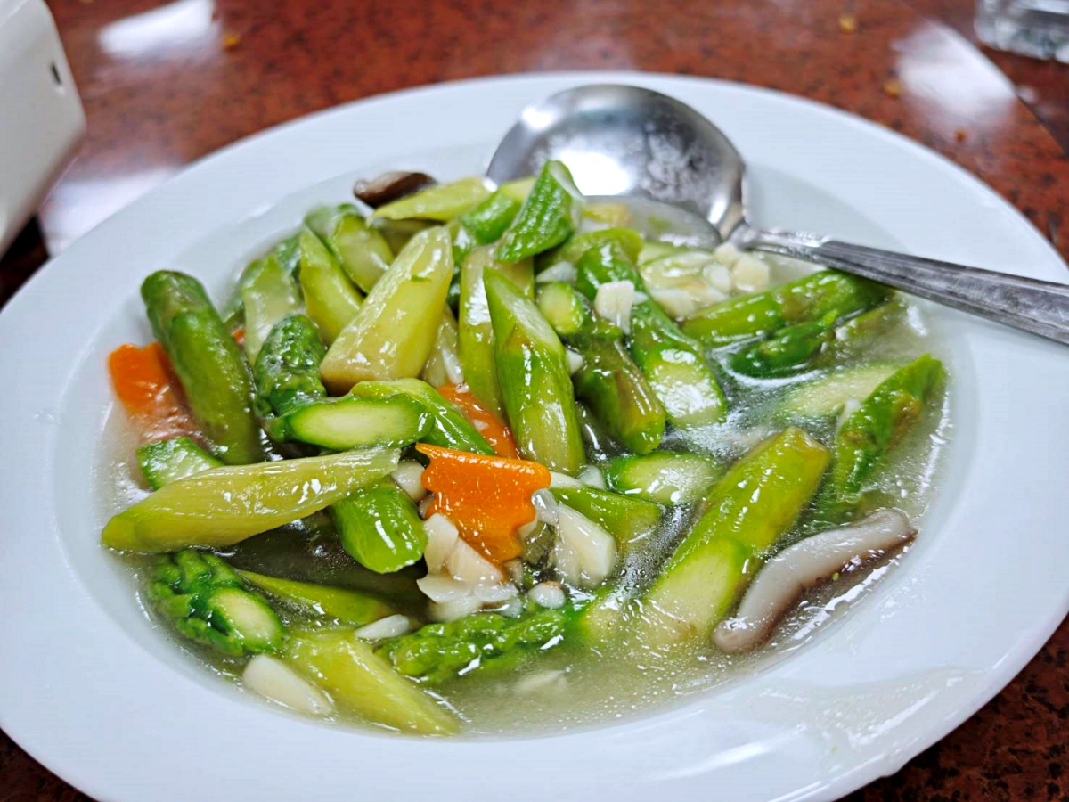 海旺角海鮮大排檔 熱炒平均300元,南屯聚餐餐廳有包廂 海旺角海鮮大排檔 熱炒平均300元,南屯聚餐餐廳有包廂