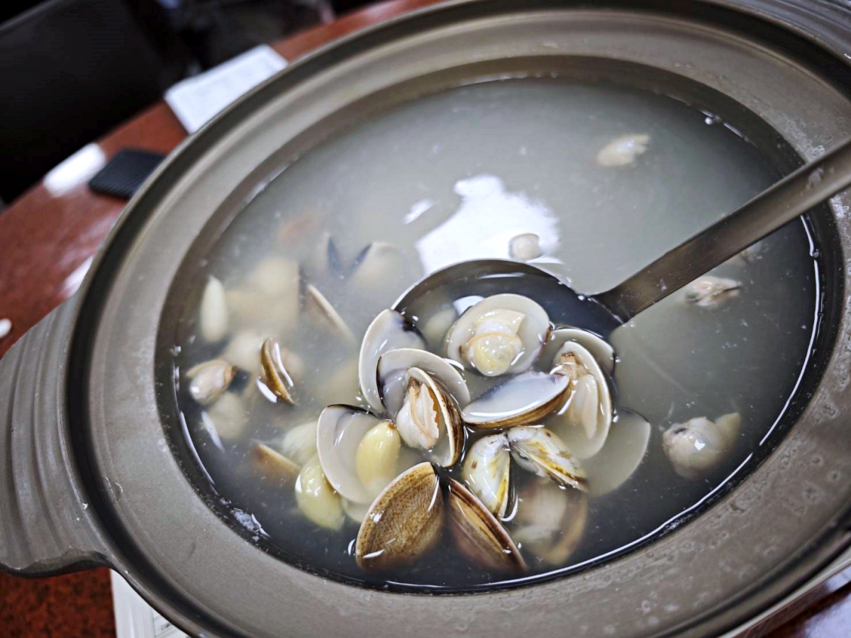 海旺角海鮮大排檔 熱炒平均300元,南屯聚餐餐廳有包廂 海旺角海鮮大排檔 熱炒平均300元,南屯聚餐餐廳有包廂