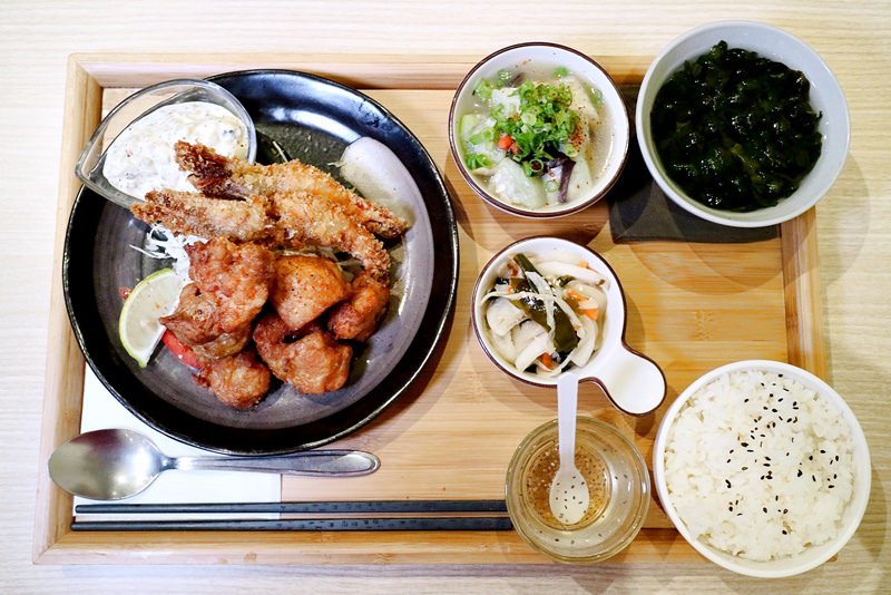 台中 | 光蠟樹 北屯文青風餐廳 鍋物定食甜點一次滿足 小農蔬果每日直送吃的到新鮮